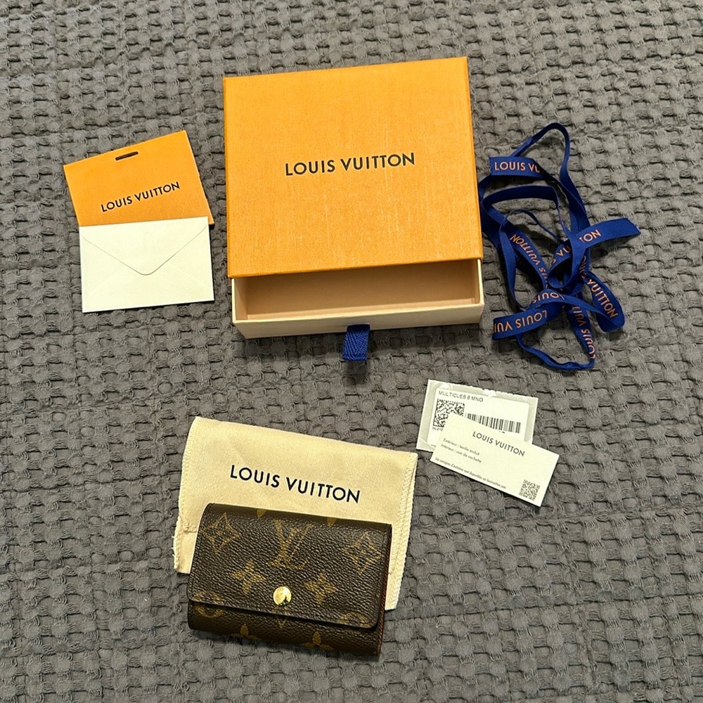 Louis Vuitton 6 key ring holder SOLD
